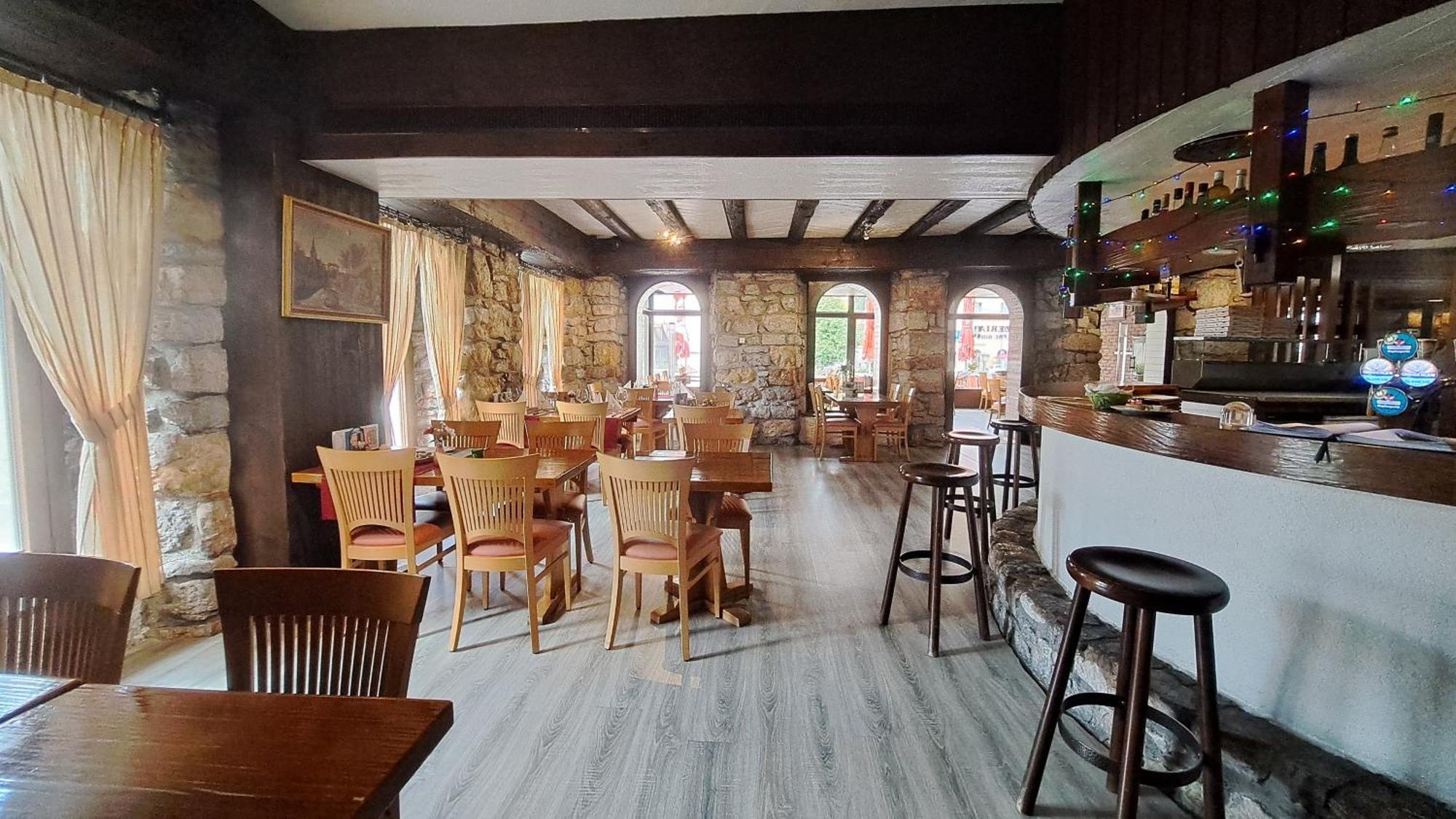 Hotel La Fontaine Saint-Imier Экстерьер фото