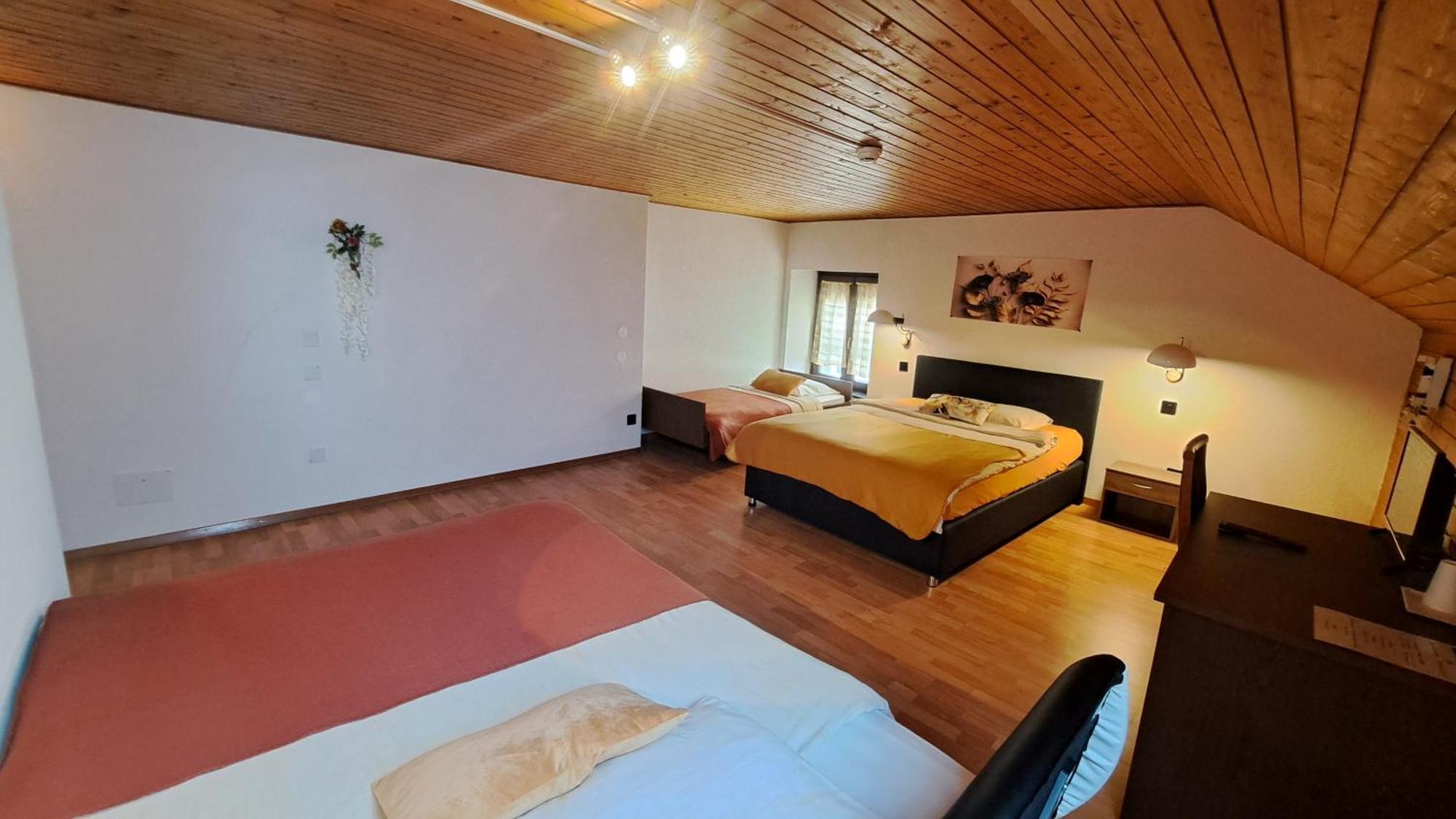 Hotel La Fontaine Saint-Imier Экстерьер фото