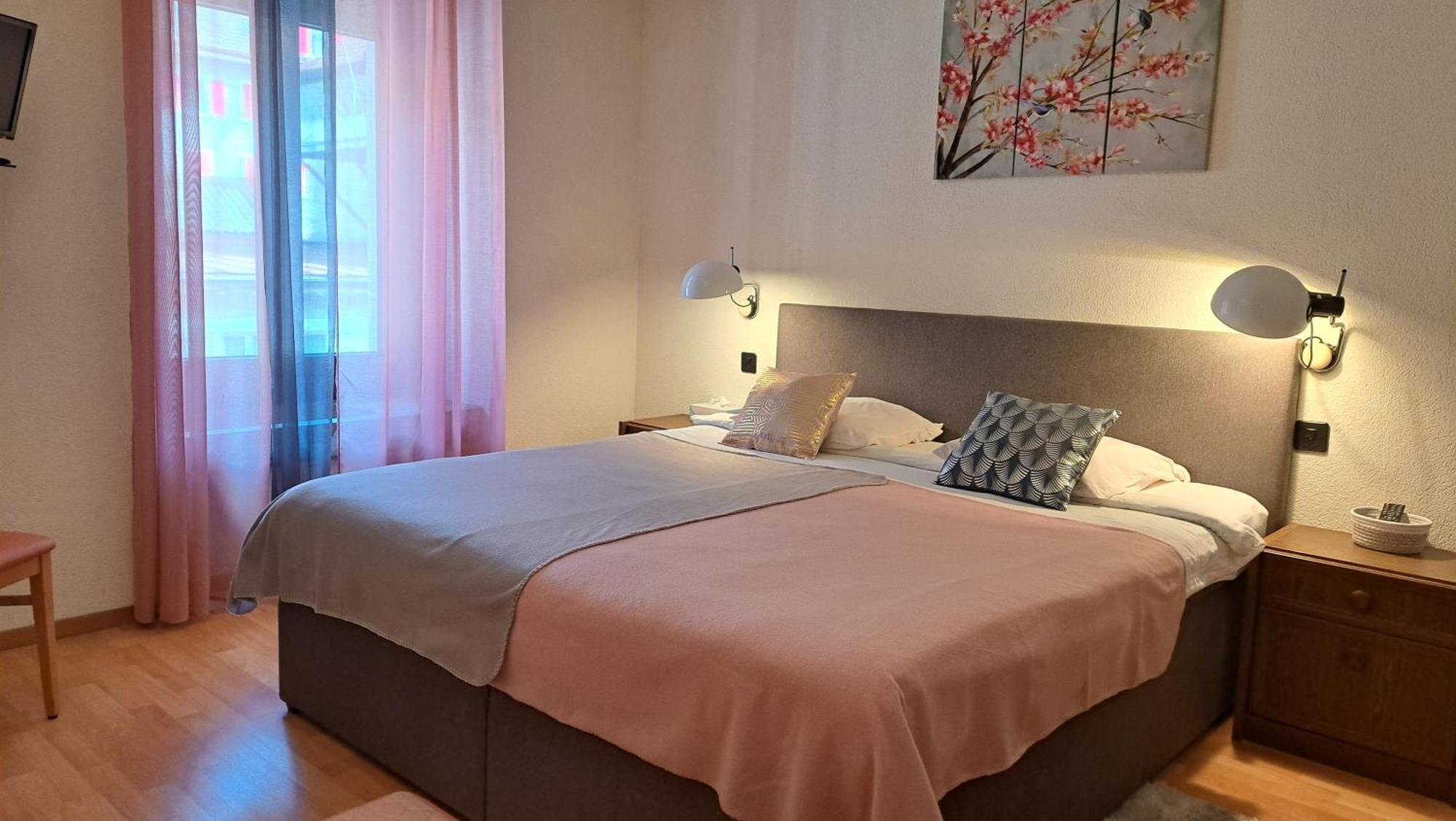 Hotel La Fontaine Saint-Imier Экстерьер фото
